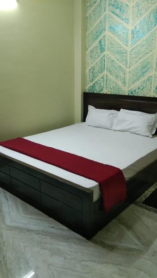 Dubby Indian Hotel Inn ! Puri Bagian luar foto