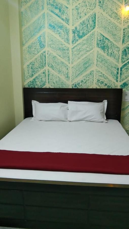 Dubby Indian Hotel Inn ! Puri Bagian luar foto