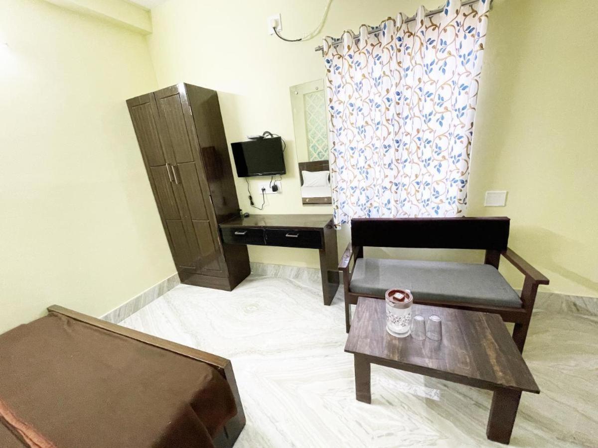 Dubby Indian Hotel Inn ! Puri Bagian luar foto