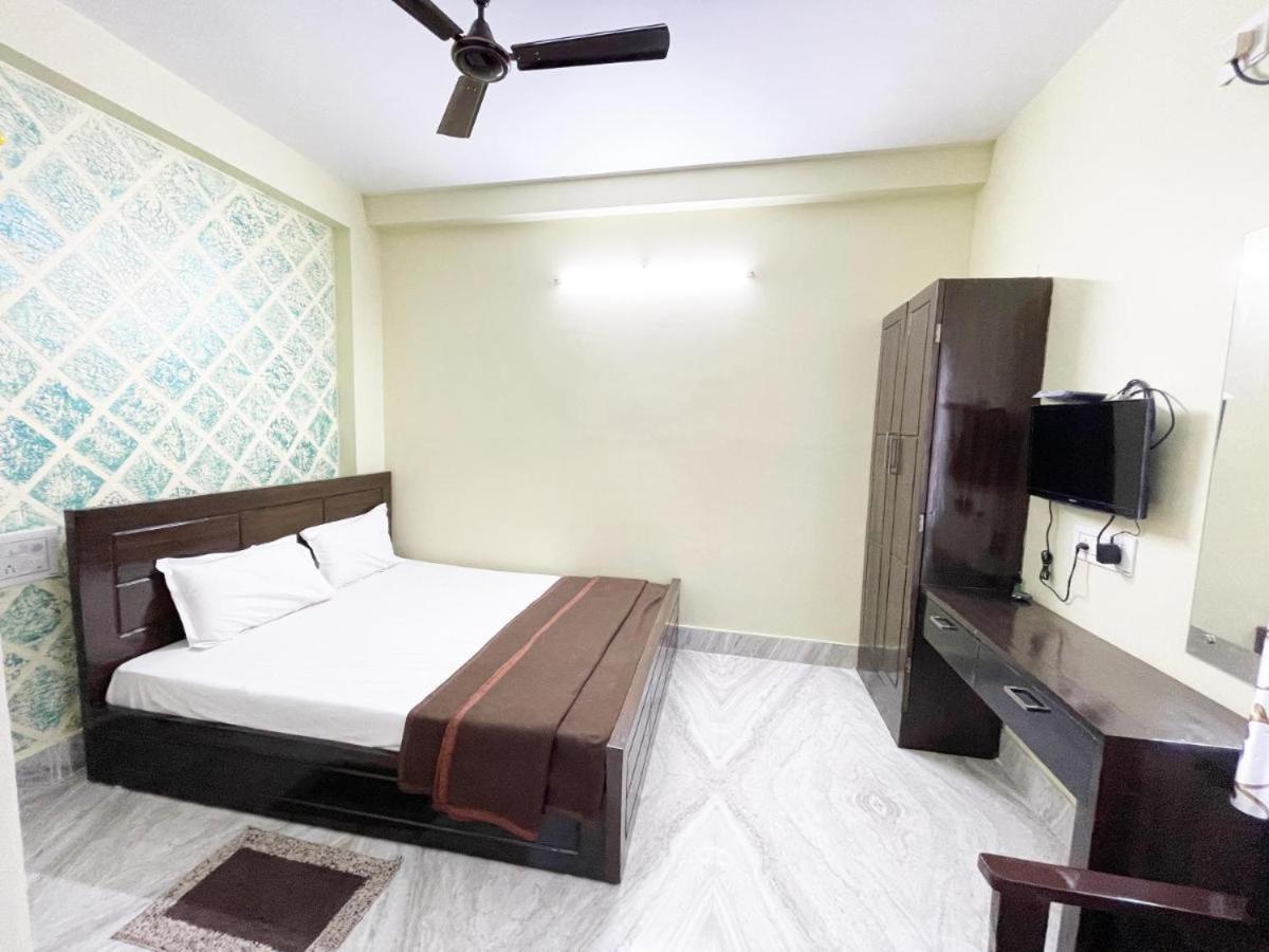 Dubby Indian Hotel Inn ! Puri Bagian luar foto
