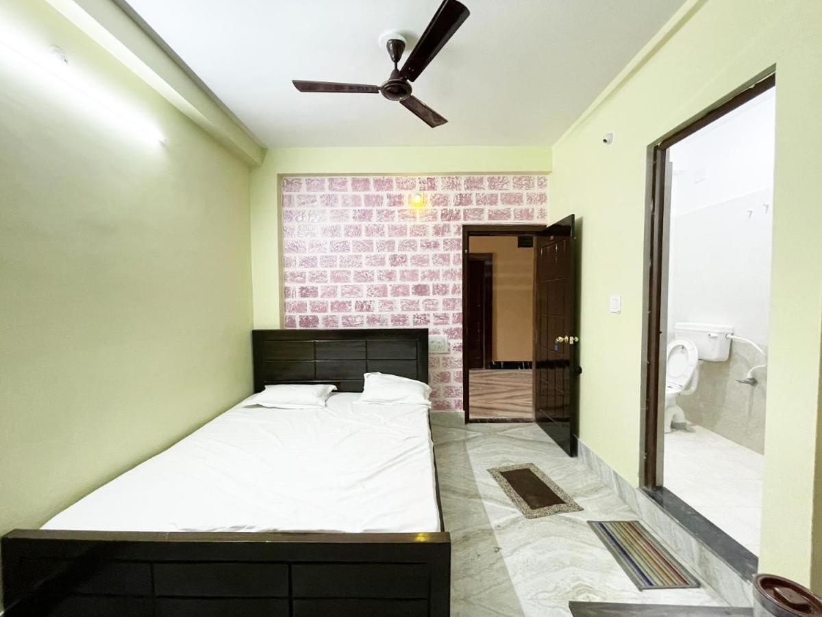 Dubby Indian Hotel Inn ! Puri Bagian luar foto