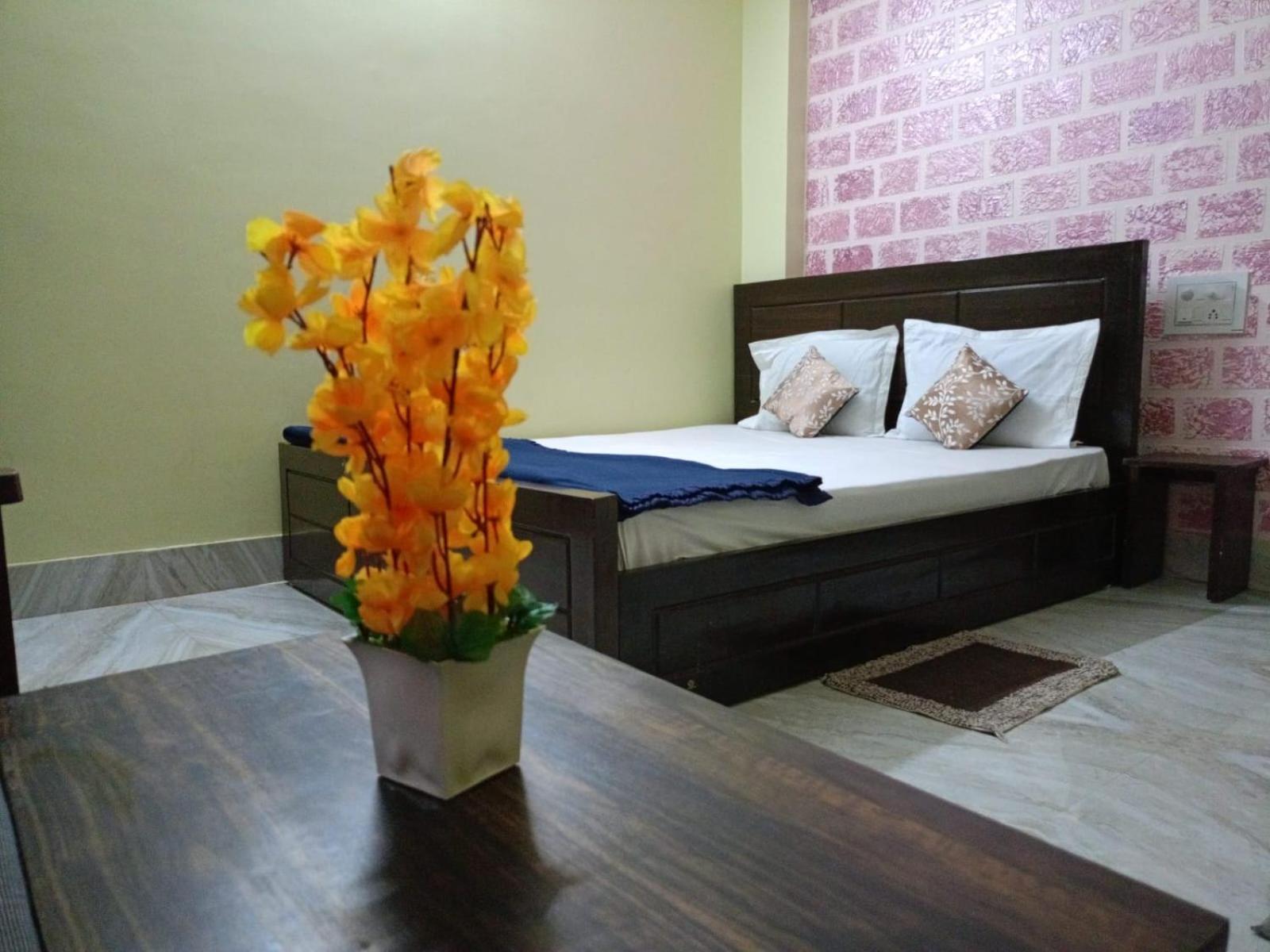 Dubby Indian Hotel Inn ! Puri Bagian luar foto